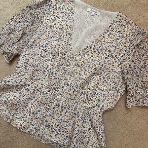 Madewell Silk V-Neck Peplum Popover Top in Fieldwalk Floral
